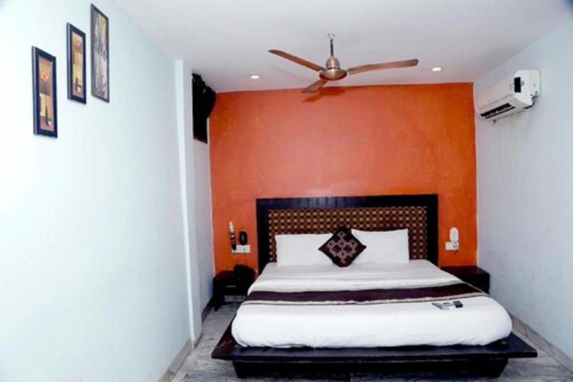 Hotel Shanti House New Delhi Karnail Singh Stadium Gate No 1 Екстер'єр фото